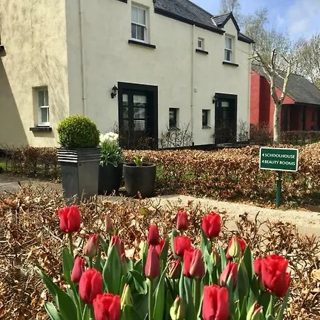 Coolbawn Quay & Resort *